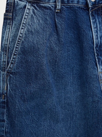 Pull&Bear Loosefit Jeans med lægfolder i blå