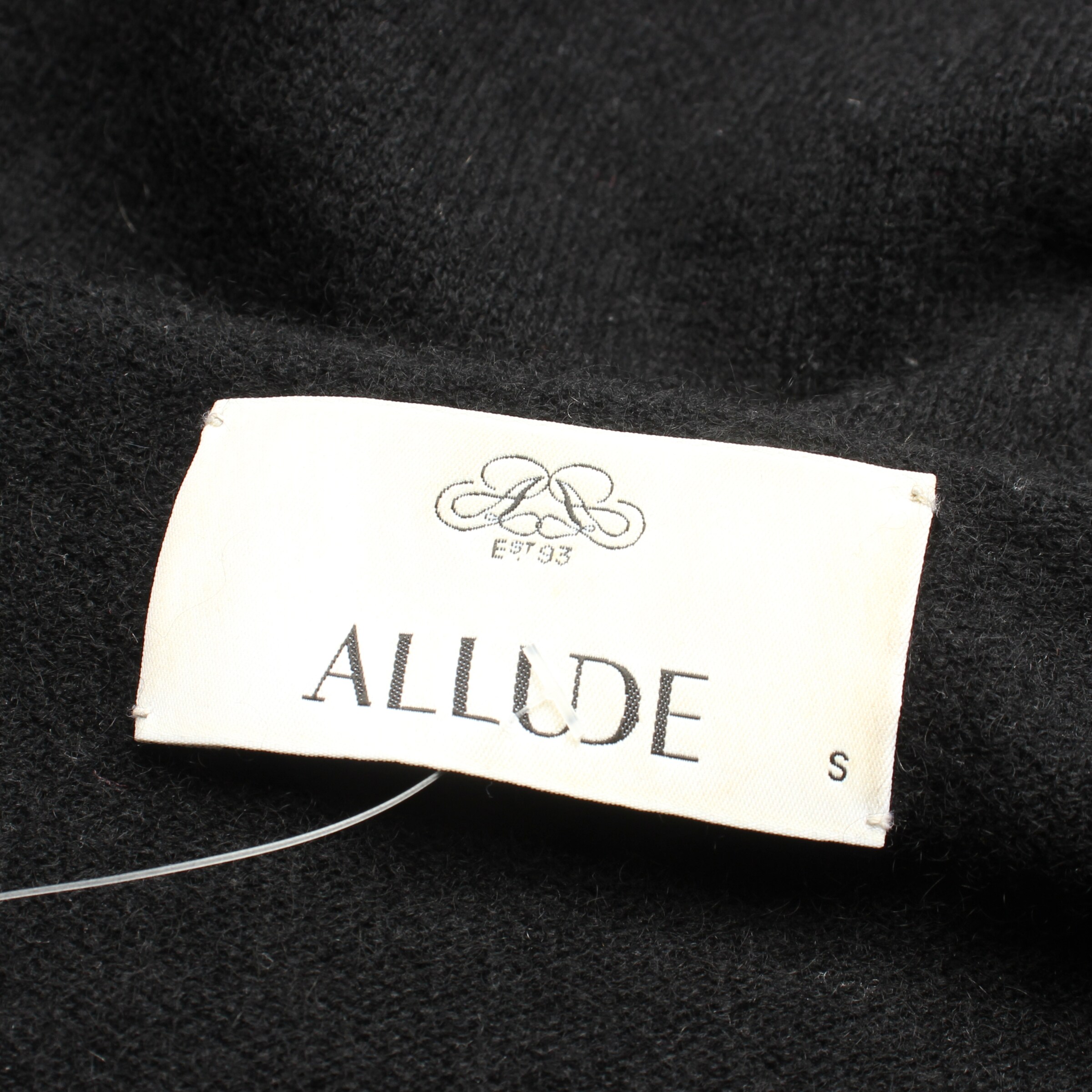 Allude Sweater & Cardigan in S in Black