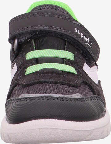 SUPERFIT Sneaker in Grau