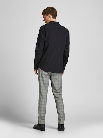 JACK & JONES Slimfit Chinohousut 'Marco Connor' värissä harmaa