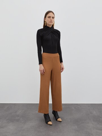 EDITED Wide Leg Hose 'Fenja' in Braun