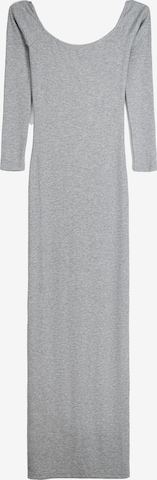 Bershka Klänning i grå: framsida