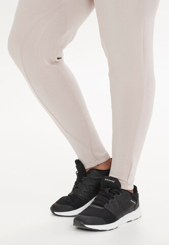 Q by Endurance Tapered Broek 'CINMARIE' in Beige