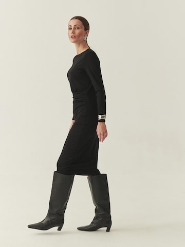 TATUUM Платье 'KOMA' в Черный