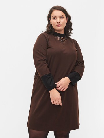 Zizzi - Vestido 'DEANNA' en marrón: frente
