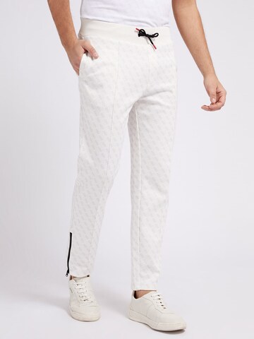 GUESS Slim fit Pants in White: front