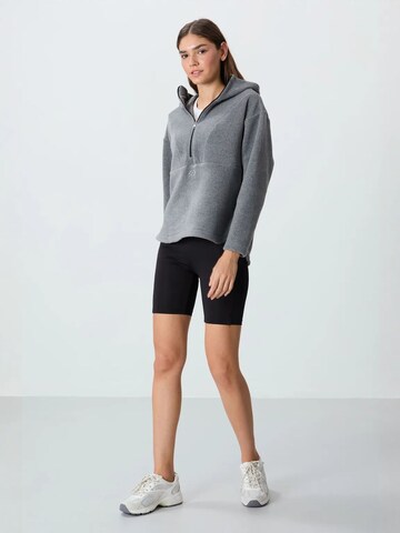 Tommy Life - Pullover em cinzento