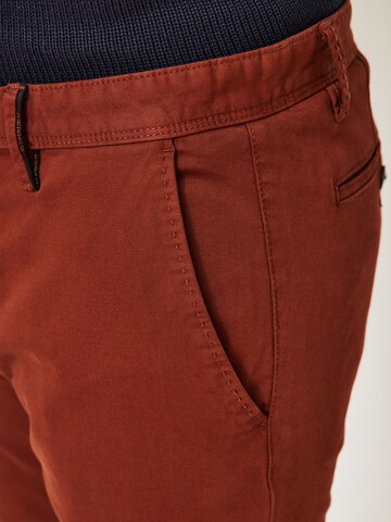 REDPOINT Slim fit Chino Pants in Brown