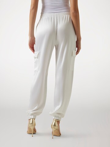 GUESS Tapered Hose 'New Marzia' in Weiß