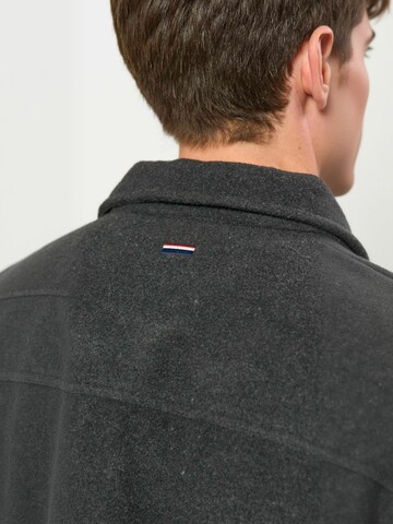 U.S. POLO ASSN. Jackets ' UMDargo ' in Grau: Rückseite
