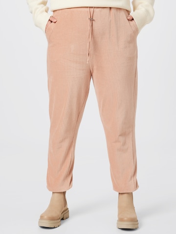 A LOT LESS Tapered Pants 'Fabienne' in Pink: front