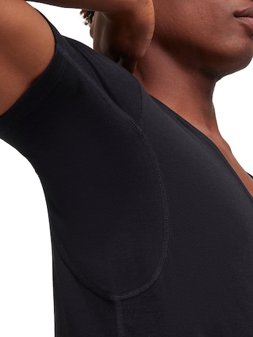 FALKE Undershirt in Black