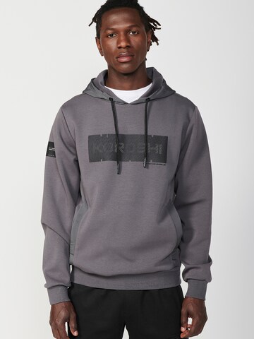 Felpa di KOROSHI in grigio: frontale