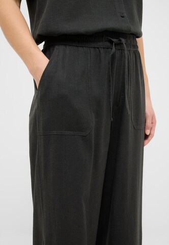 MUSTANG Loose fit Pants 'Lacey ' in Black