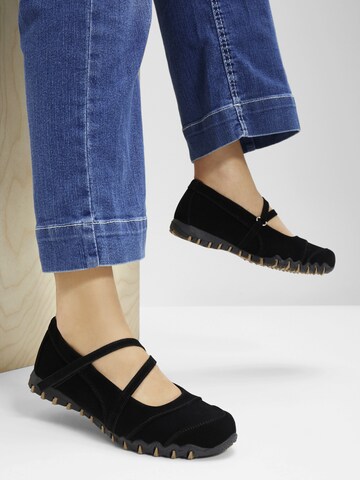 bonprix Ballet Flats with Strap in Black: front