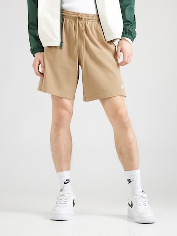 Loosefit Pantalon 'CLUB' Nike Sportswear en beige : devant