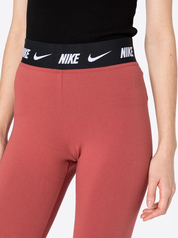 Nike Sportswear Skinny Κολάν 'Club' σε κόκκινο