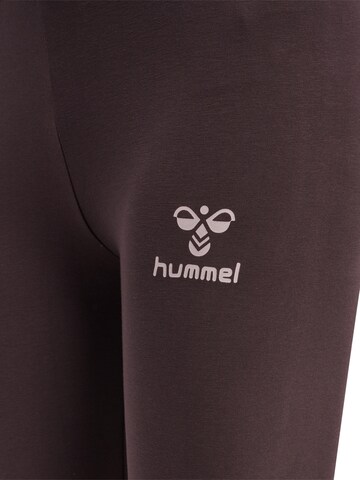 HummelSkinny Sportske hlače - crvena boja