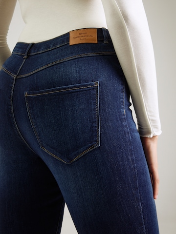 ONLY Carmakoma - Skinny Vaquero 'CARTHUNDER' en azul