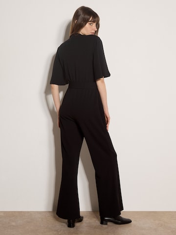 Tuta jumpsuit ' ' di Apricot in nero