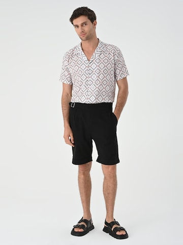 Comfort fit Camicia di Antioch in bianco: frontale