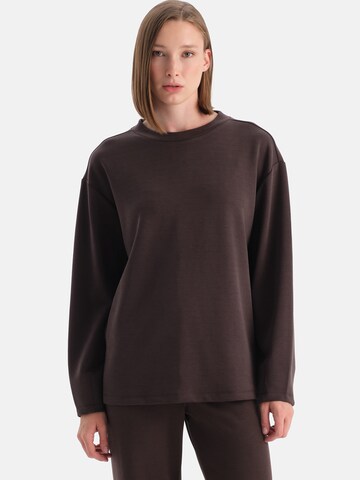 Dagi Sweatshirt in Bruin: voorkant