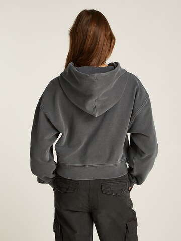 Tommy Jeans Свитшот в Серый