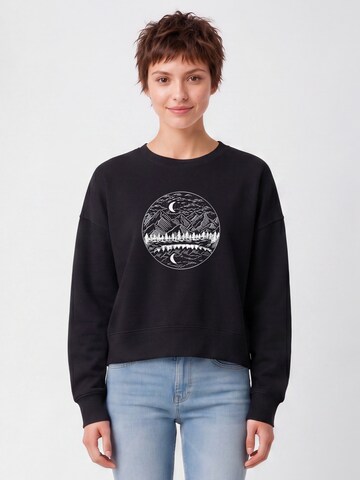 Watapparel Sweatshirt 'Mountains by night' in Zwart: voorkant