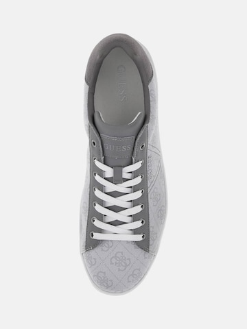 GUESS Sneaker 'Nola' in Grau