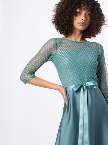 SWING Cocktail Dress in Green