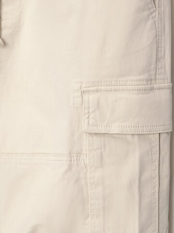 Effilé Pantalon cargo Pull&Bear en blanc