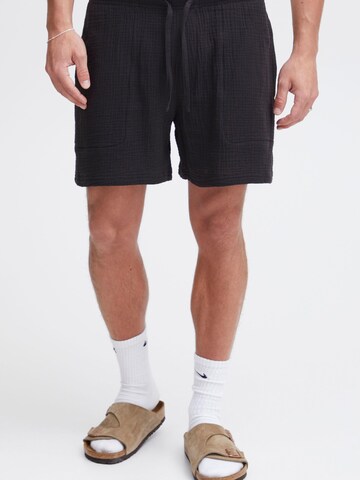 Regular Pantalon chino ' Iain ' !Solid en noir