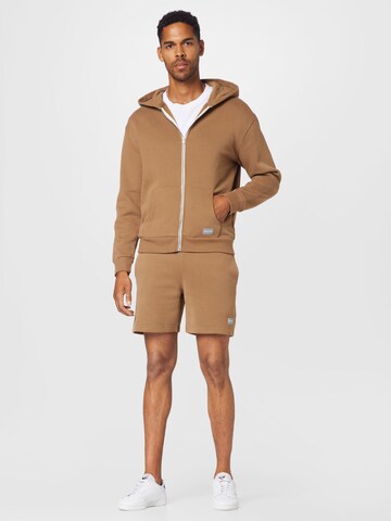 HOLLISTER Sweatsuit in Brown: front