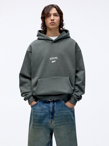 Pull&Bear Sweatshirt in Groen: voorkant