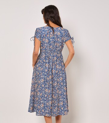 Robe ' ' Apricot en bleu