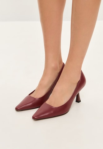 CESARE GASPARI Pumps in Red