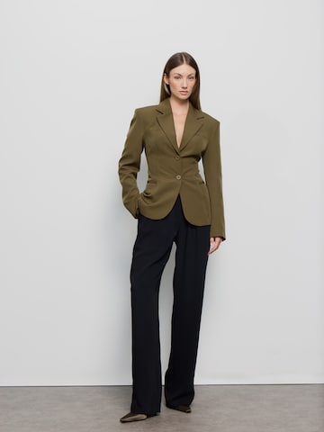 RÆRE by Lorena Rae Blazer 'Cosima' in Green