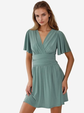Hiccup Dress in Green: front