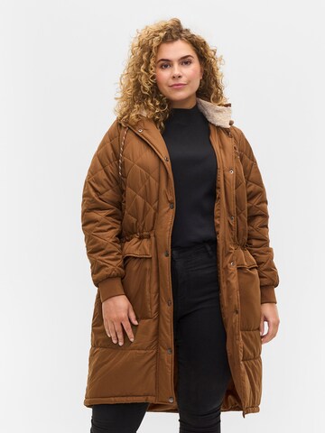 Manteau d’hiver 'CACAMP' Zizzi en marron : devant