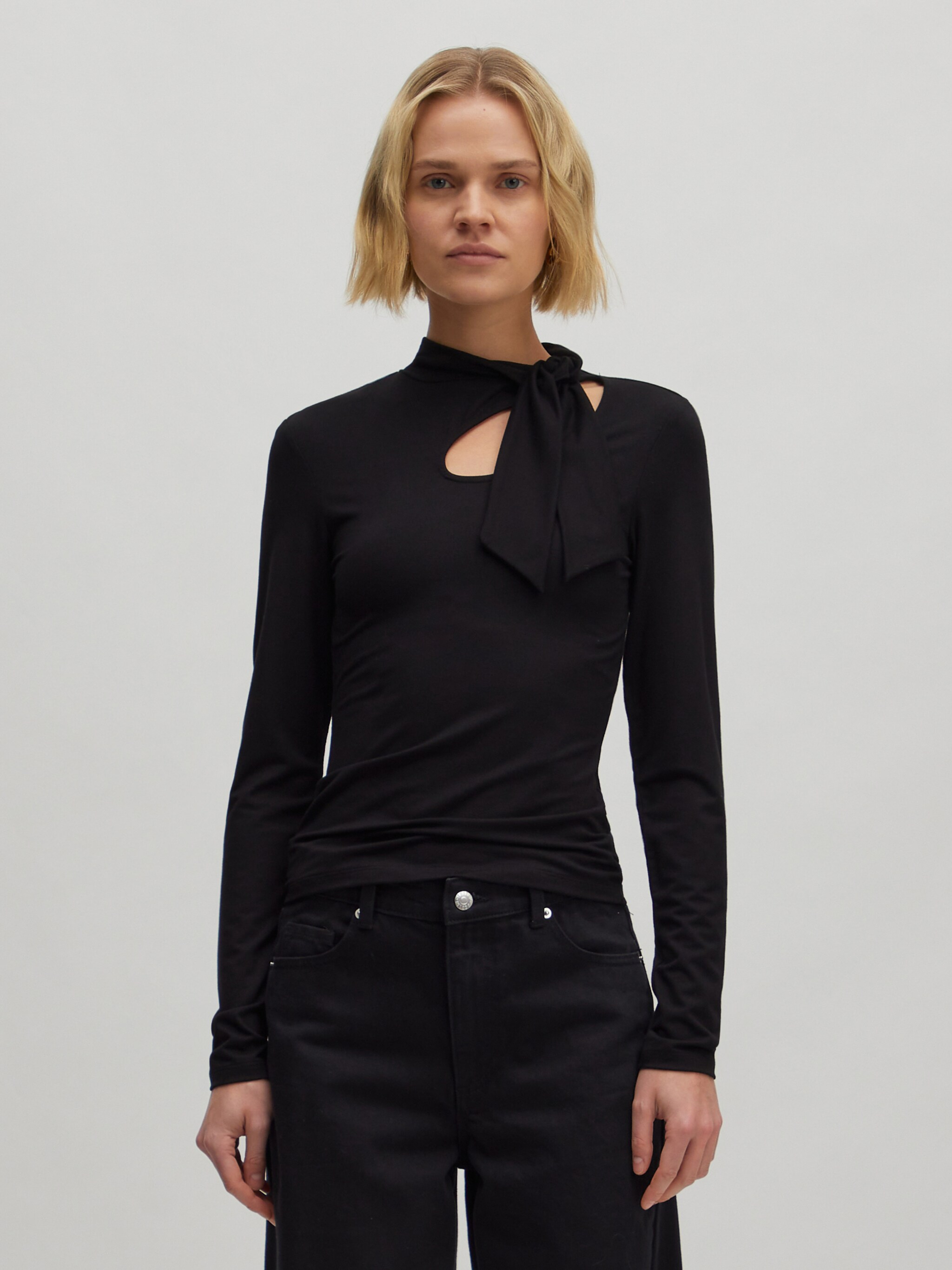 EDITED Produkte Shirt 'Elaiana' schwarz