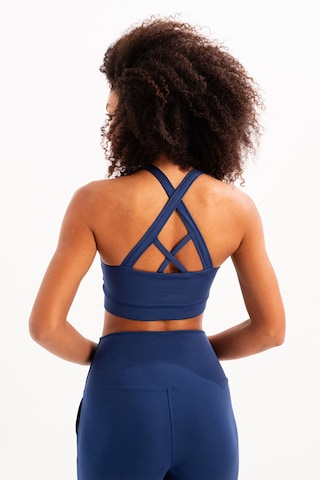 Justever Bustier Sport-BH in Blau: Vorderseite