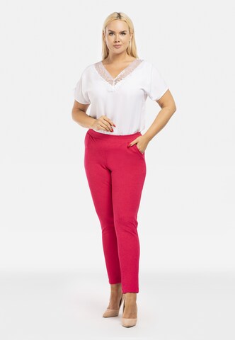 Karko Slimfit Bundfaltenhose 'ERYKA' in Pink