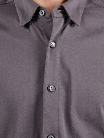 Only & Sons - Ajuste estrecho Camisa 'ONSROBIN' en gris