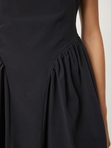 Happiness İstanbul Платье в Черный