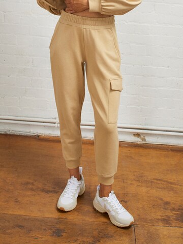 Aligne Tapered Broek 'Beda' in Beige