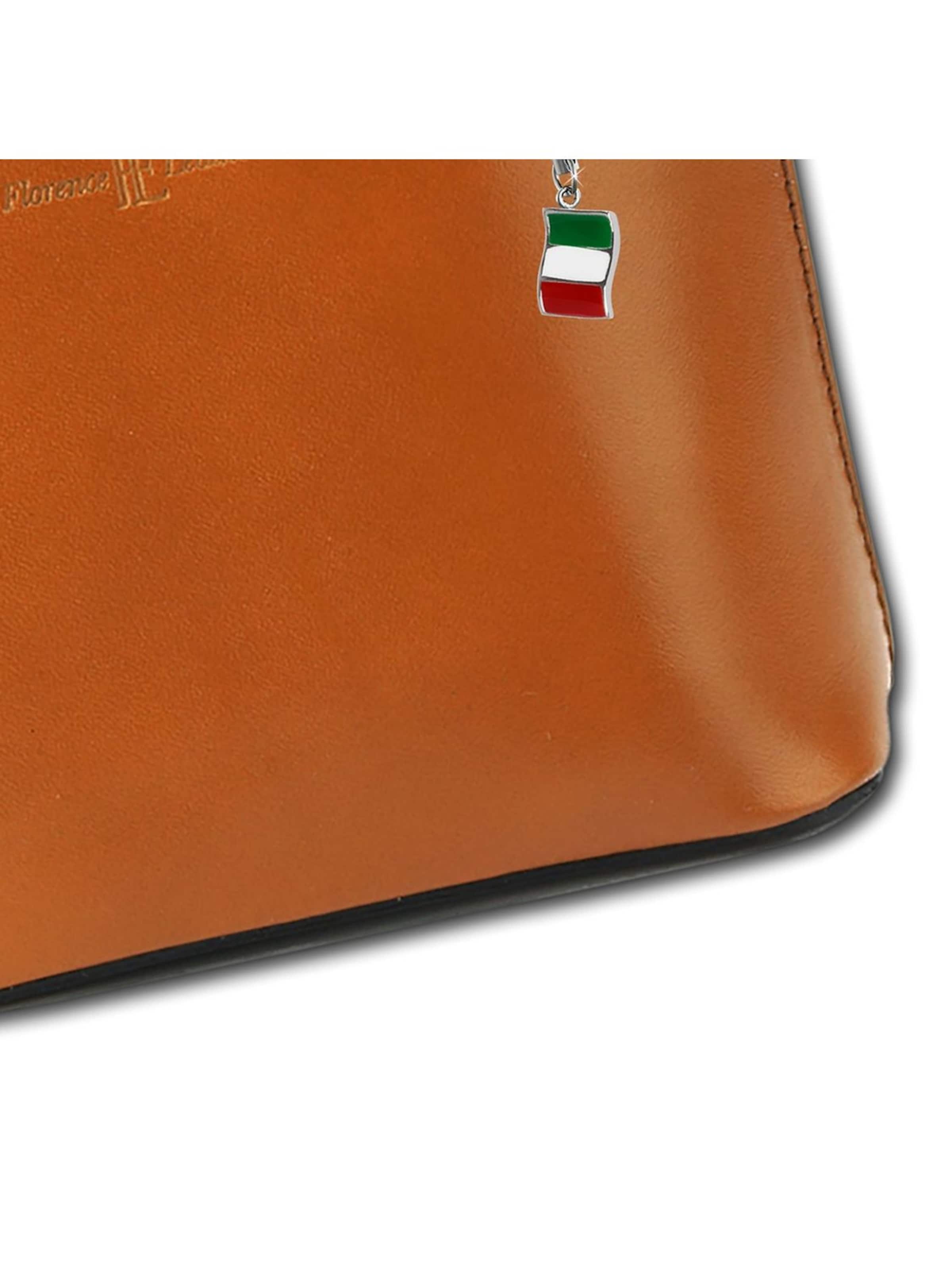 Florence Schoudertas in Bruin