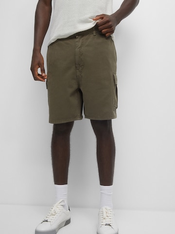 regular Pantaloni cargo di Pull&Bear in verde: frontale