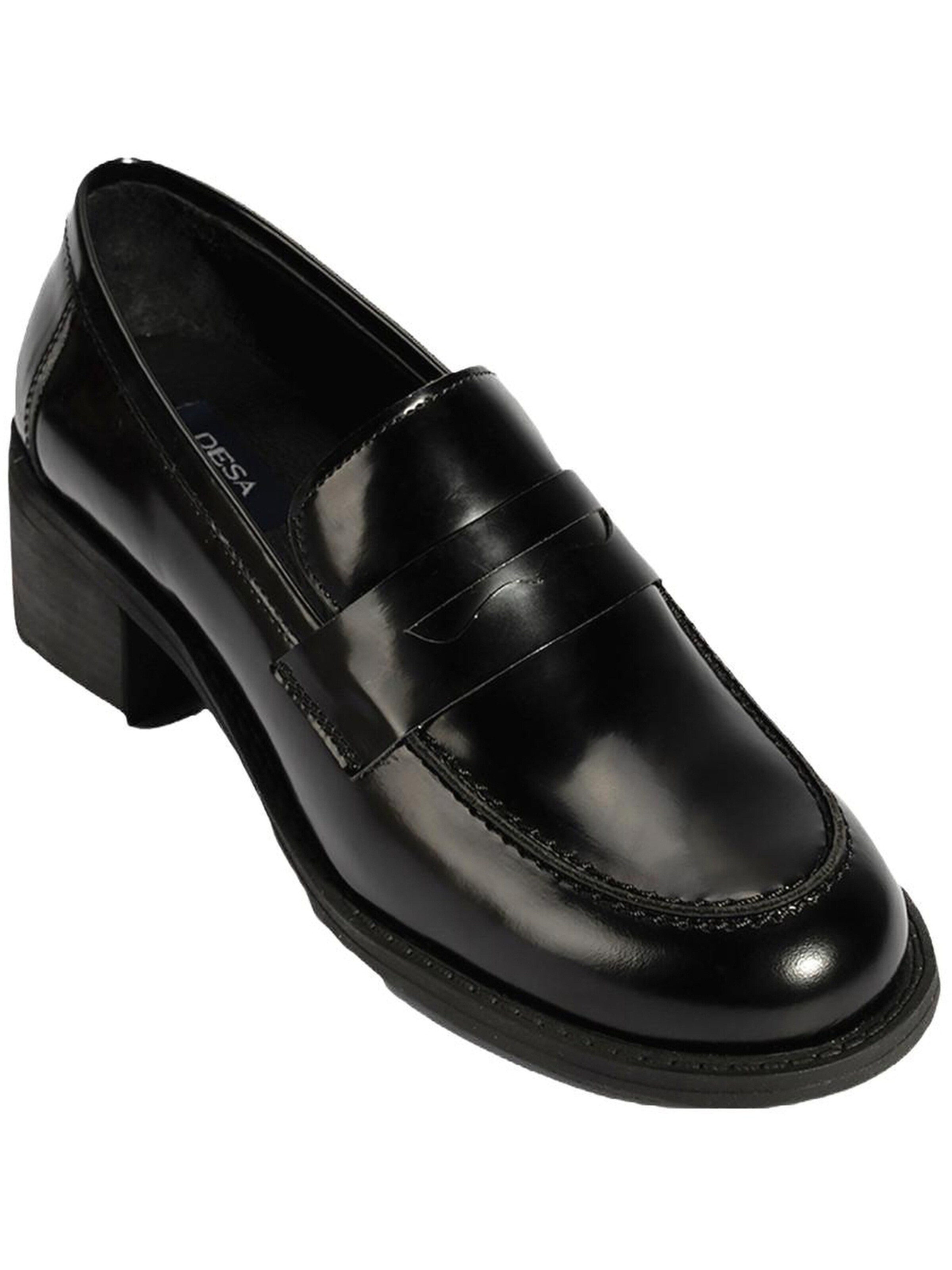 Desa Moccasins in Black