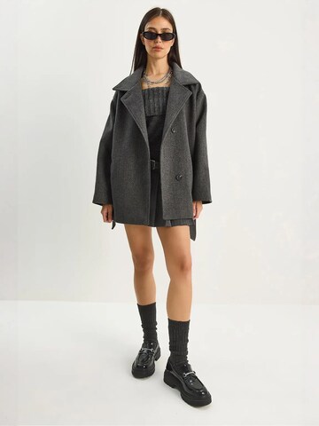 Bianco Lucci Mantel in Grau