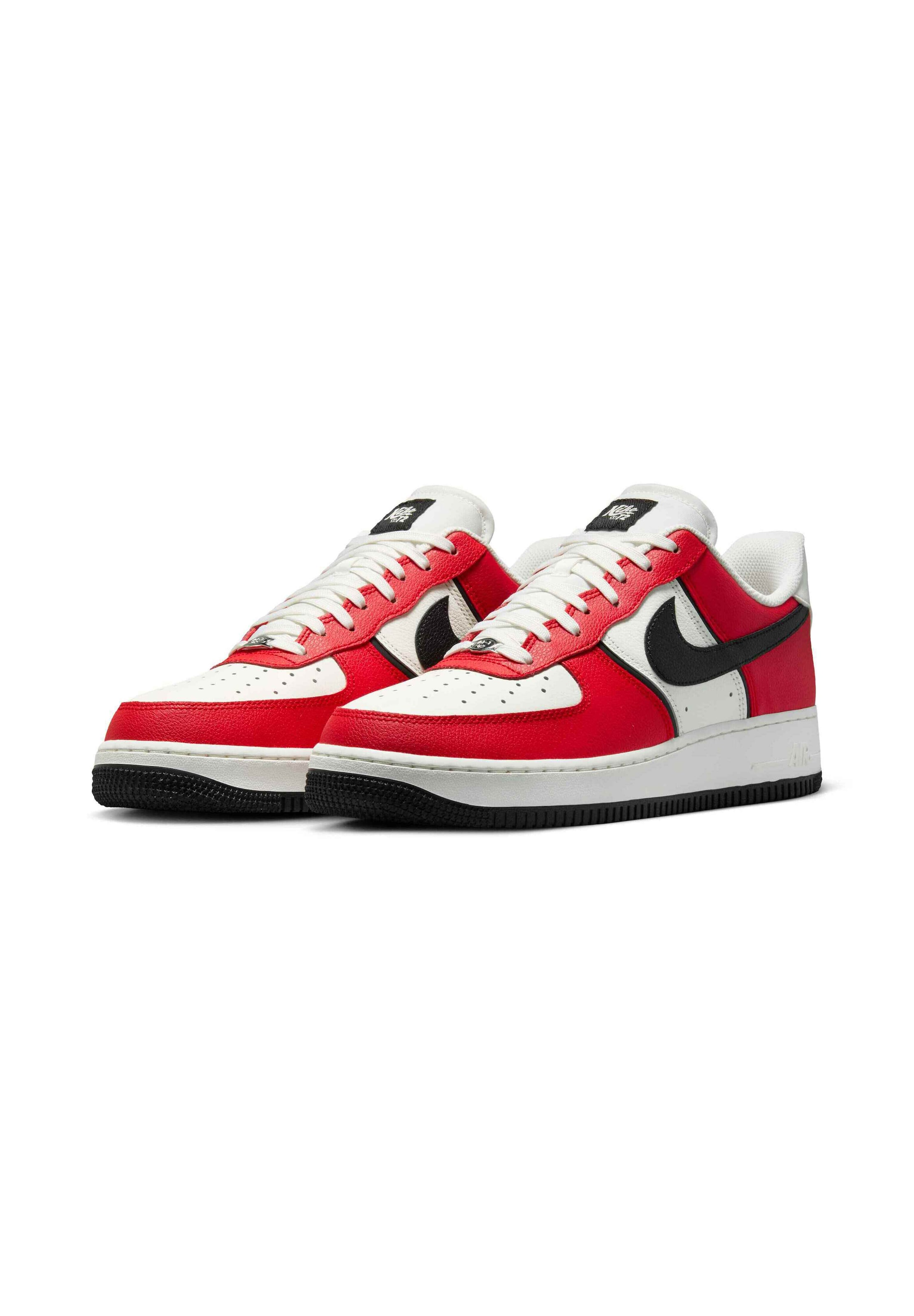 Nike Sportswear Низкие кроссовки 'Air Force 1 '07 LV8' в Красный